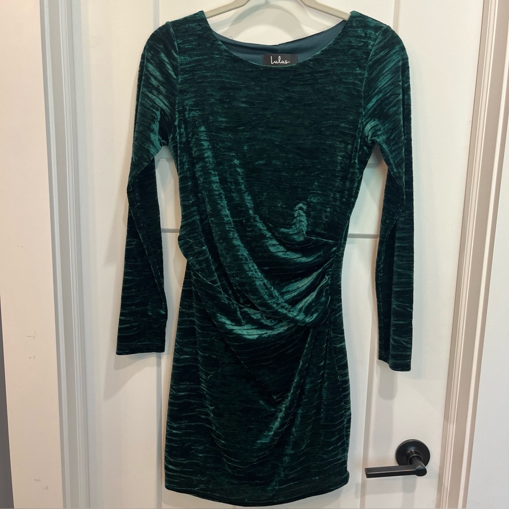 Lulus Women’s Size Medium Crushed‎ Green Velvet Sheath Dress Long Sleeve Lined